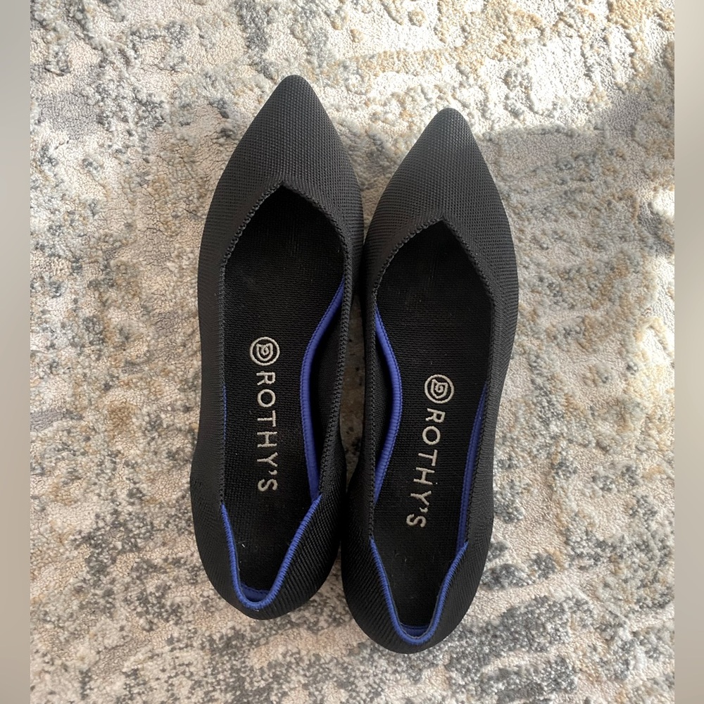 Rothy’s - the point flats - black solid 9.5